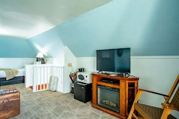 10 - The Garret room