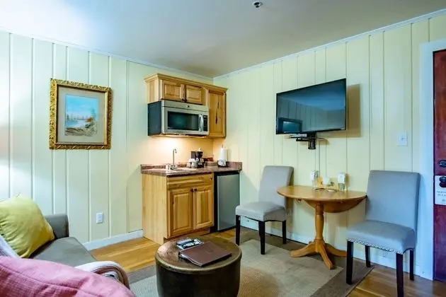 11 - Marthe's Suite