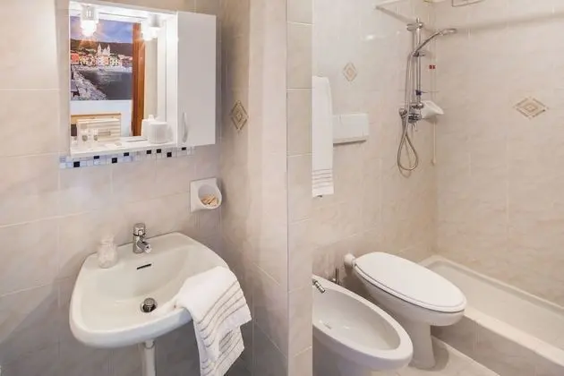 Standard Tek Büyük veya İki Ayrı Yataklı Oda