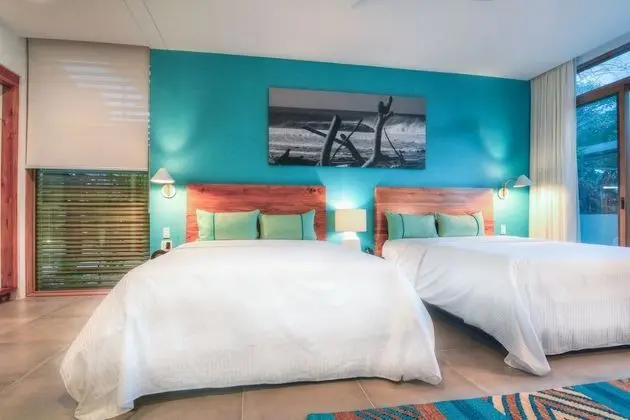 PREMIUM 2 QUEEN BEDS