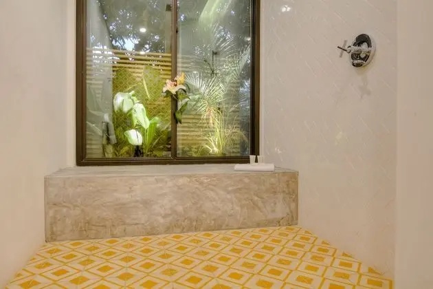 PREMIUM 2 QUEEN BEDS