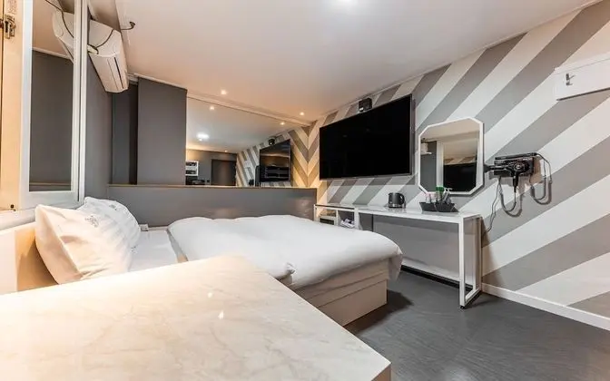 Oda (Deluxe Room (Couples PC Netflix avail)