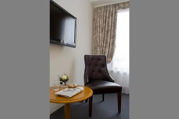 Comfort Tek Büyük Yataklı Oda