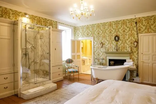Luxury Tek Büyük Yataklı Oda