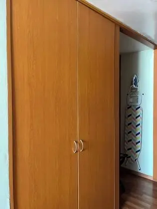 Giysi dolabı
