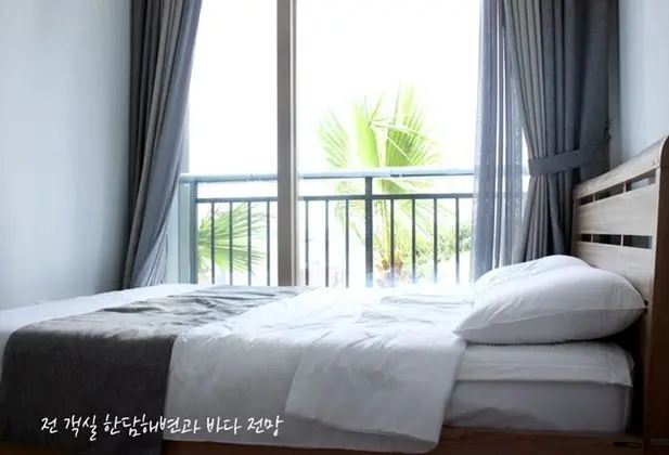 Family Oda (Separate bedroom and living room)