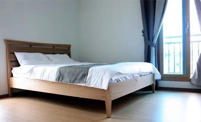 Family Oda (Separate bedroom and living room)