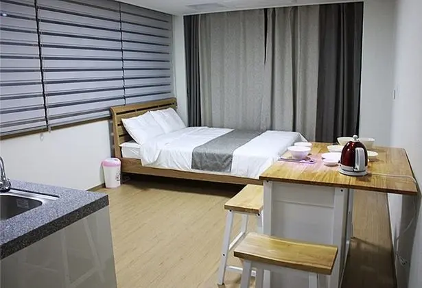 Suite Room (One room, will be assigned randomly)