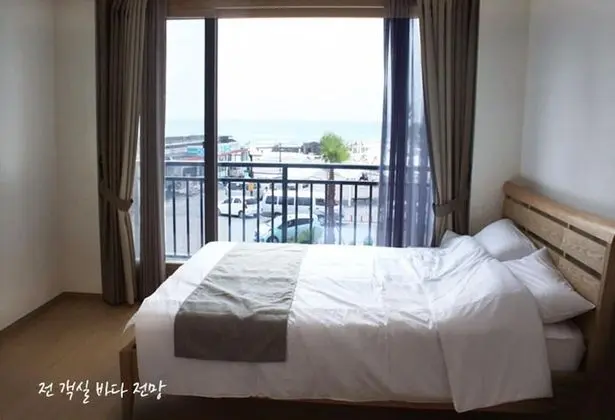 Suite Room (One room, will be assigned randomly)