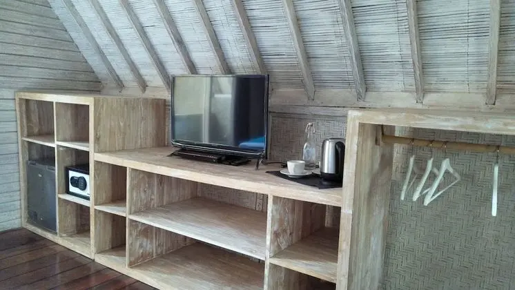 Basic Oda, Havuz Manzaralı