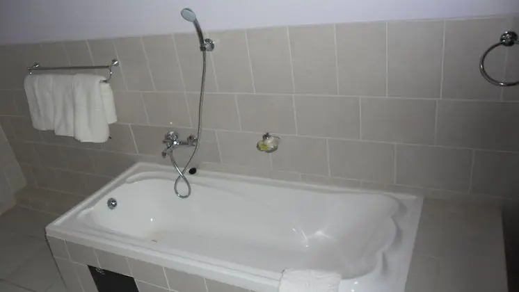 Basic Tek Büyük veya İki Ayrı Yataklı Oda, Sigara İçilmez