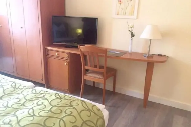 Classic Tek Büyük Yataklı Oda