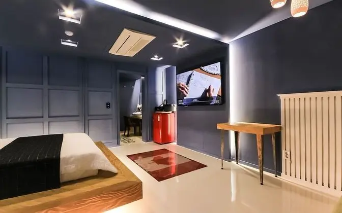 Oda (Premium A-1 room 1st week (NetFlix pe)