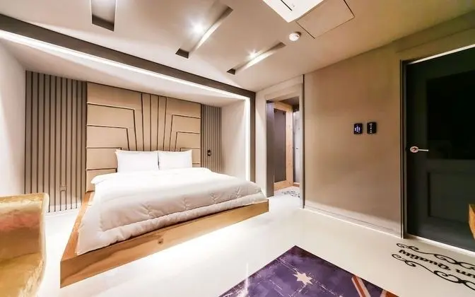 Oda (Premium A-1 room 1st week (NetFlix pe)