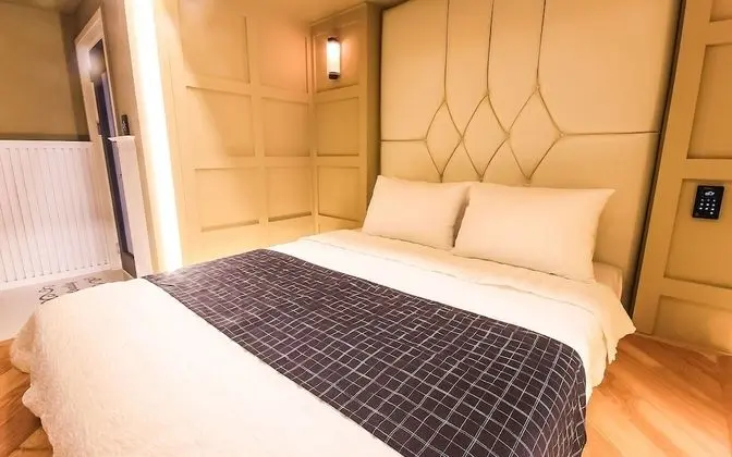 Oda (Premium A-1 room 1st week (NetFlix pe)