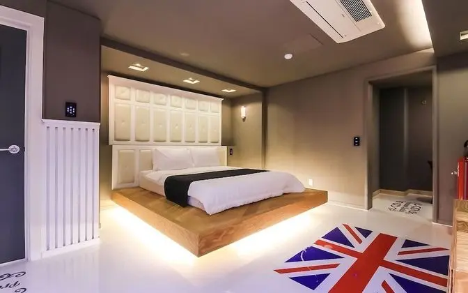 Oda (Premium A-1 room 1st week (NetFlix pe)