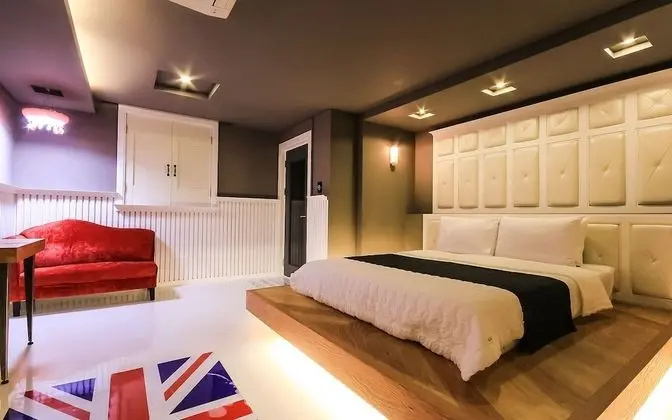 Oda (Premium A-1 room 1st week (NetFlix pe)