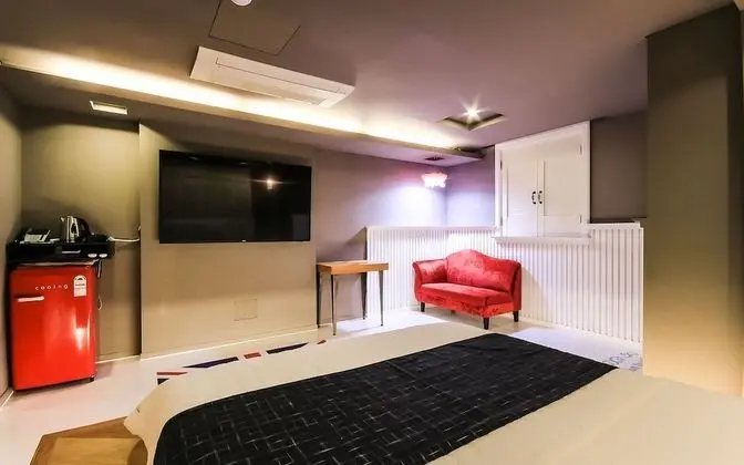 Oda (Premium A-1 room 1st week (NetFlix pe)