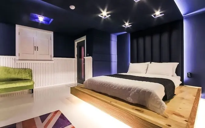 Oda (Premium A-1 room 1st week (NetFlix pe)