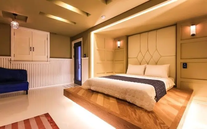 Oda (Premium A-1 room 1st week (NetFlix pe)