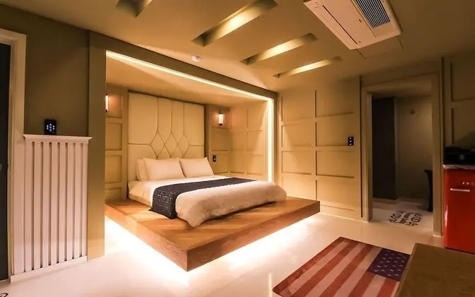 Oda (Premium A-1 room 1st week (NetFlix pe)