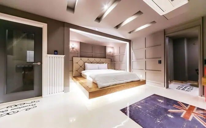 Oda (VIP-1 room 1st week (net Netflix pers)