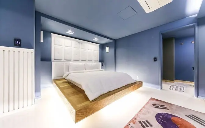 Oda (VIP-1 room 1st week (net Netflix pers)