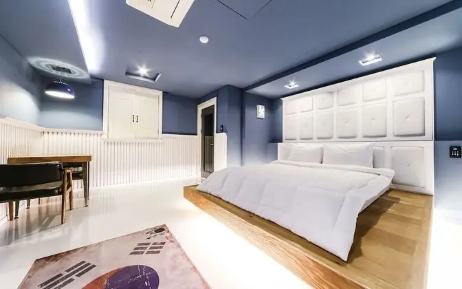 Oda (VIP-1 room 1st week (net Netflix pers)