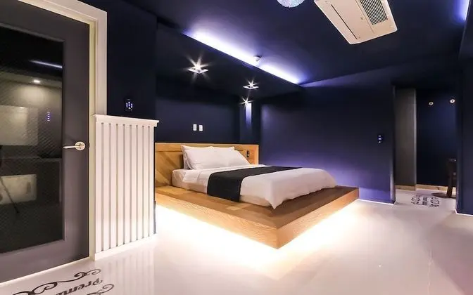 Oda (VIP-1 room 1st week (net Netflix pers)