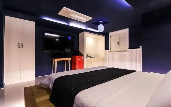 Oda (VIP-1 room 1st week (net Netflix pers)