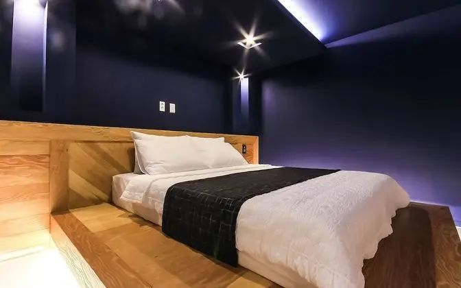 Oda (VIP-1 room 1st week (net Netflix pers)