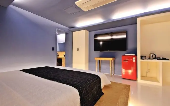 Oda (VIP-1 room 1st week (net Netflix pers)