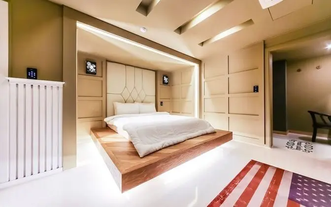 Oda (VIP-1 room 1st week (net Netflix pers)