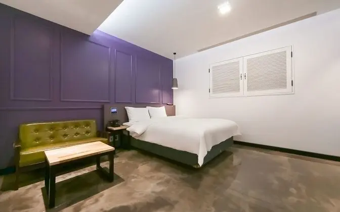 Oda (Suite (Drive-In Netflix Available ACE)