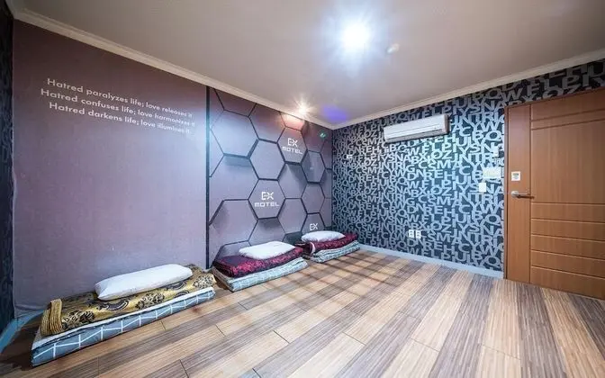 Oda (Ondol room (room cooling good/price v)