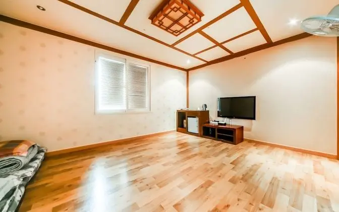 Oda (Ondol-Corona special discount event)