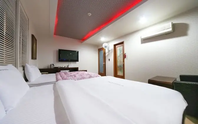 Oda (Twin-Corona Special Discount Event)