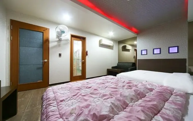 Oda (Twin-Corona Special Discount Event)