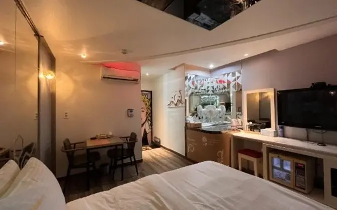 Oda (General room-1 room and 1 parking lot)