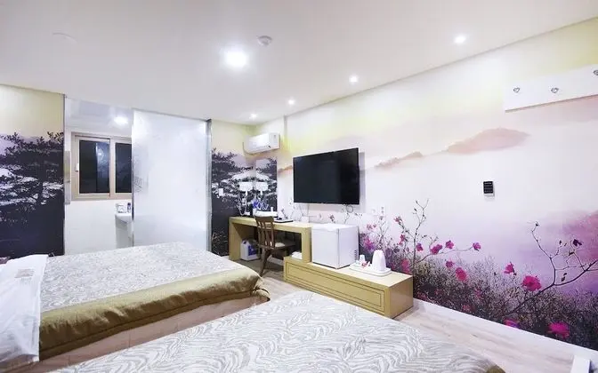 Oda (TWIN - Safe Accommodation (Double + D)