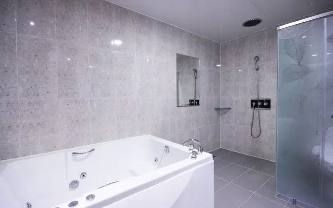 Oda (VIP- spacious rooms (except bedding/S)