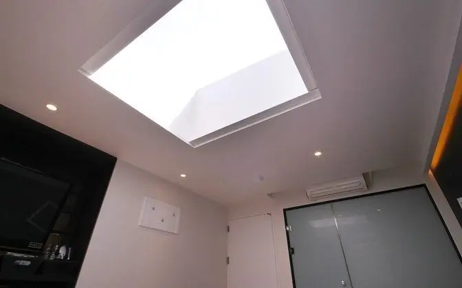 Oda (Standard-drive-in/bath (net-flix-enab)