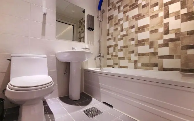 Oda (Standard-drive-in/bath (net-flix-enab)