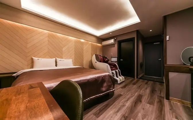 Oda (ROOM B - 1 room 1 parking lot (Netfli)