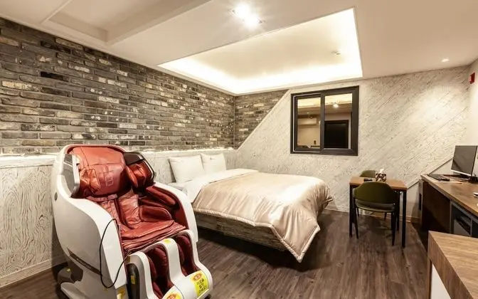 Oda (ROOM B - 1 room 1 parking lot (Netfli)