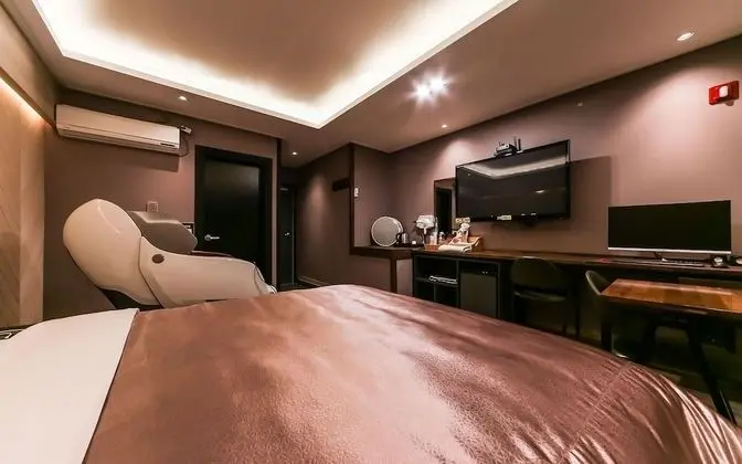 Oda (ROOM B - 1 room 1 parking lot (Netfli)