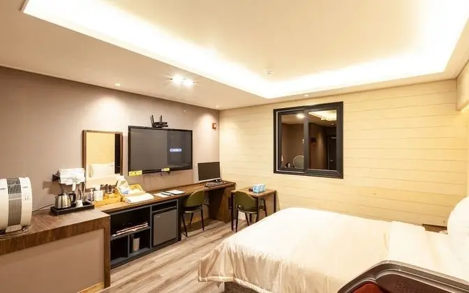 Oda (ROOM B - 1 room 1 parking lot (Netfli)