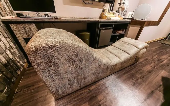 Oda (ROOM C - 1st week of room (Netflix av)