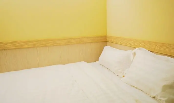 Tek Büyük Yataklı Oda, Penceresiz