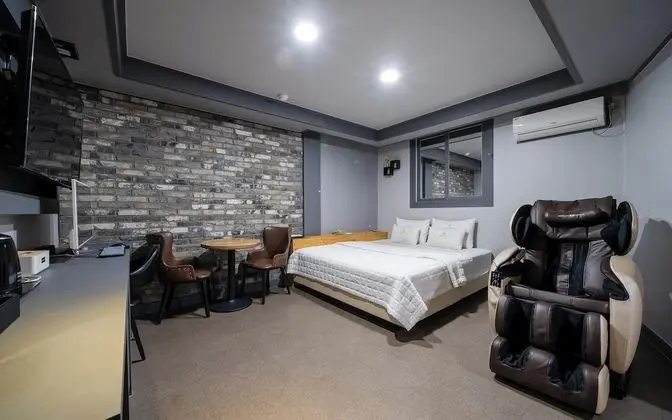 Oda (Deluxe room (free Netflix viewing/mas)